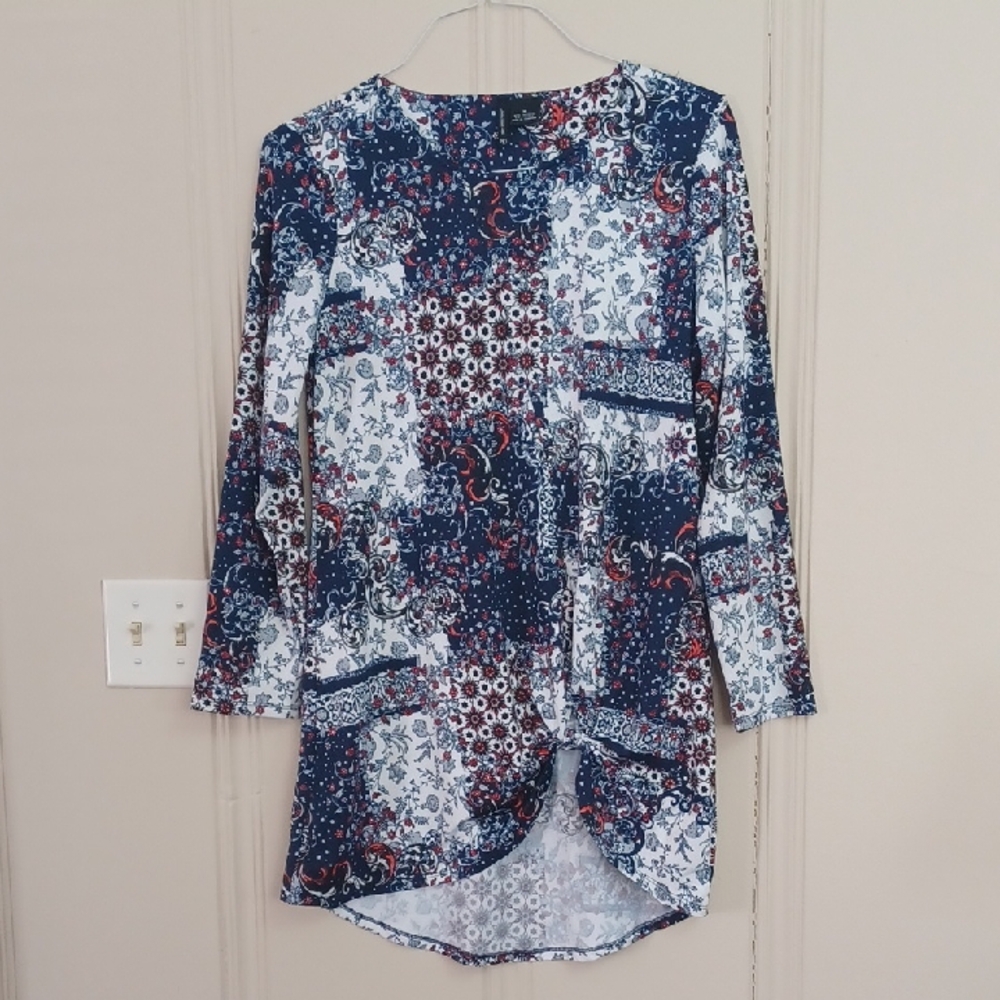 New Directions Navy,Red,Gray,White Floral Knotted Tunic Blouse WM  EUC